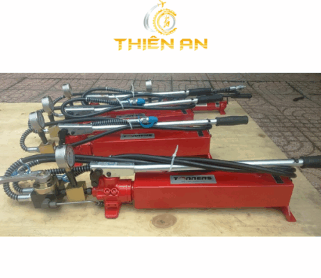 bom tay thuy luc 2 chieu 1 8 lit tonners