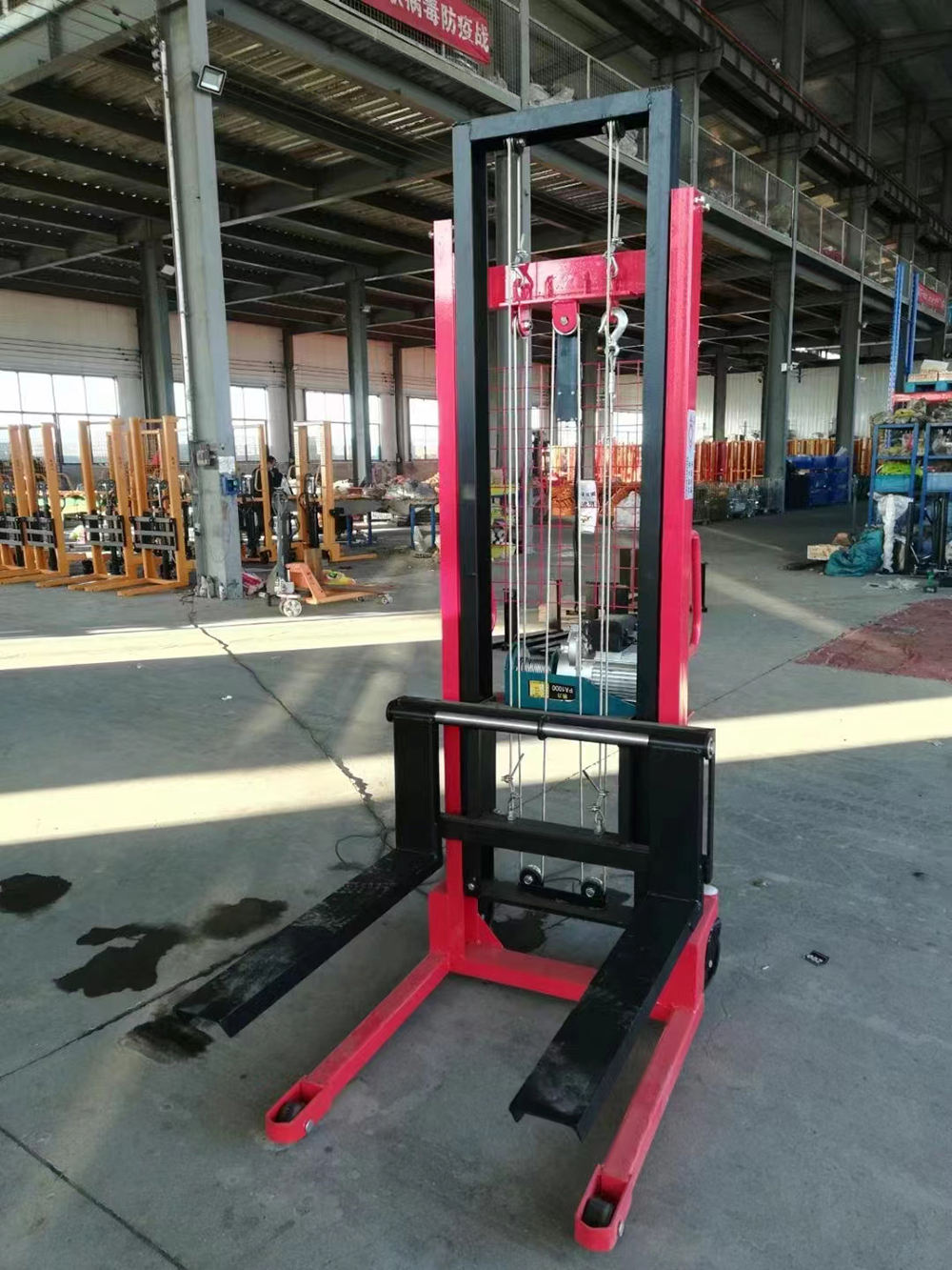 Xe Nâng Điện Tay Cao Càng V 3 Tấn x 1.6 Mét 8 xe nang dien tay cao cang v 3 tan x 1 6 met 1
